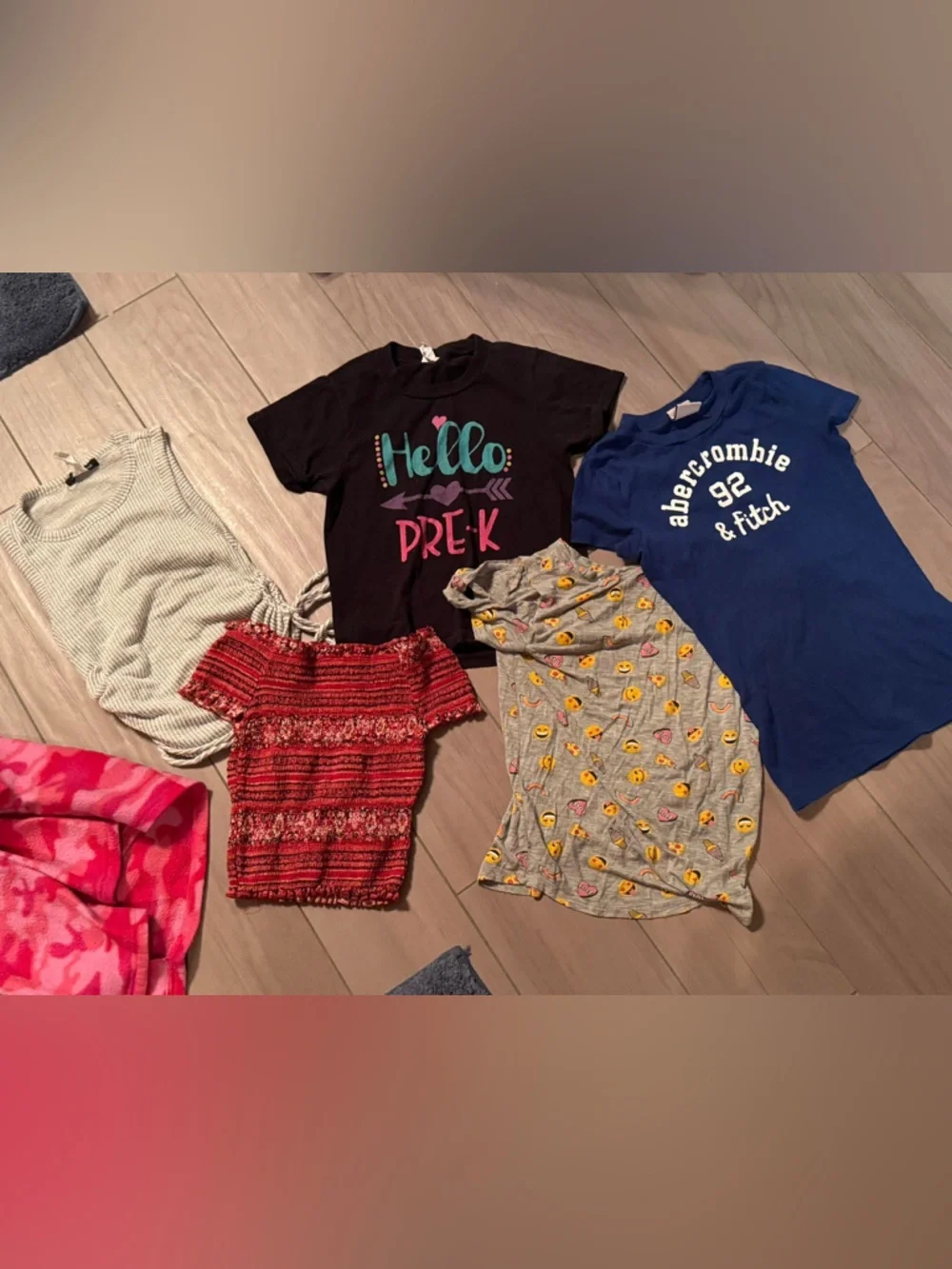7pc bundle lot girls MEDIUM 1shorts 1robe 5 shirts no stains or wear